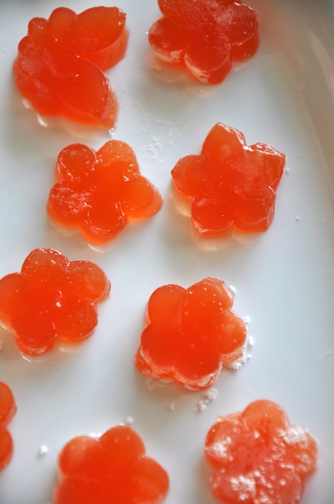 home-made-gummies-healthy-recipe-with-fresh-juice-and-gelatin