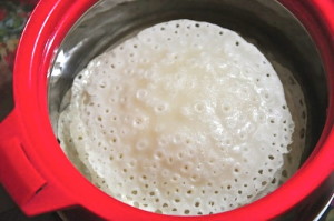 kalakkichuttapathiri 300x199 Instant Rice Flour Crepes