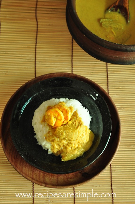 Shrimp Curry with Coconut and Bilimbi Fruit