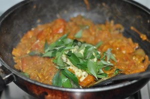 KERALA egg roast - add curry leaves