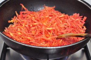 carrot halwa 4 - cook till moisture evaporates