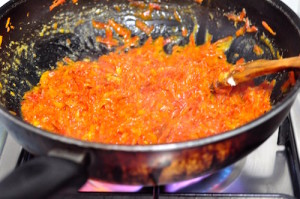 carrot halwa  stir