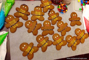 ginger bread man recipe with decoration 300x202 Gingerbread Man Cookies