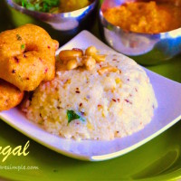 Uzhunnu Vada | Ulundu Vadai | Medu Vada | Urad Dal Fritters