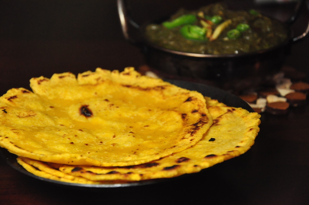 makki ki roti sarson ka saag traditional