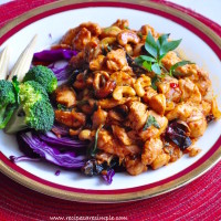 thai spicy chicken with cashew nuts