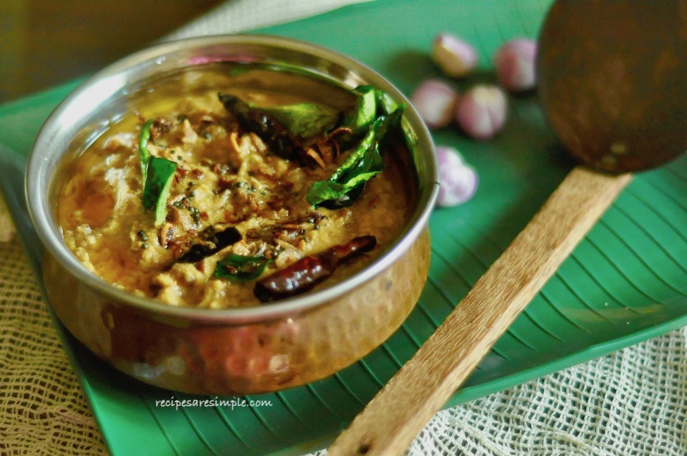 Chena Vanpayar Erissery (Yam and Cowpeas Curry)