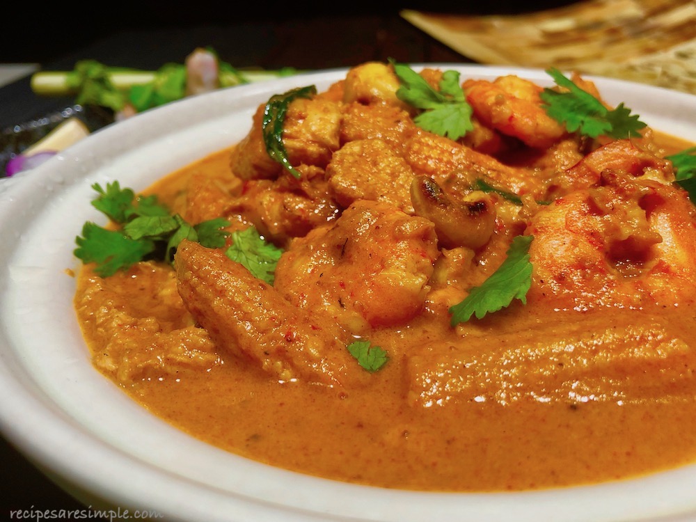 thai red curry recipe video Thai Red Curry with Prawns and Chicken