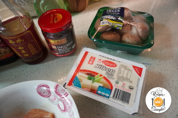 ingredients for hot and sour soup