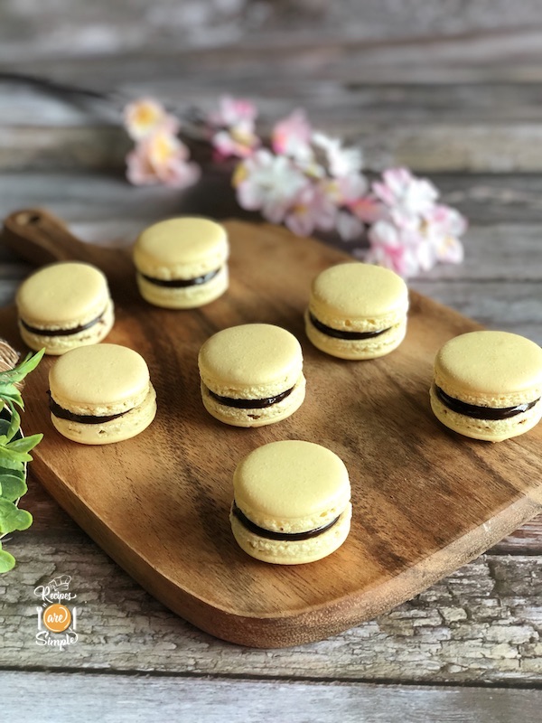 Macarons with Chocolate Ganache 1