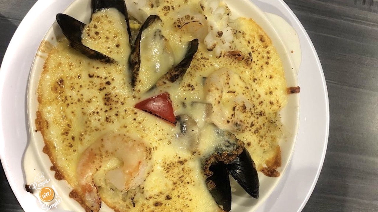 Cheesy Seafood Baked Rice