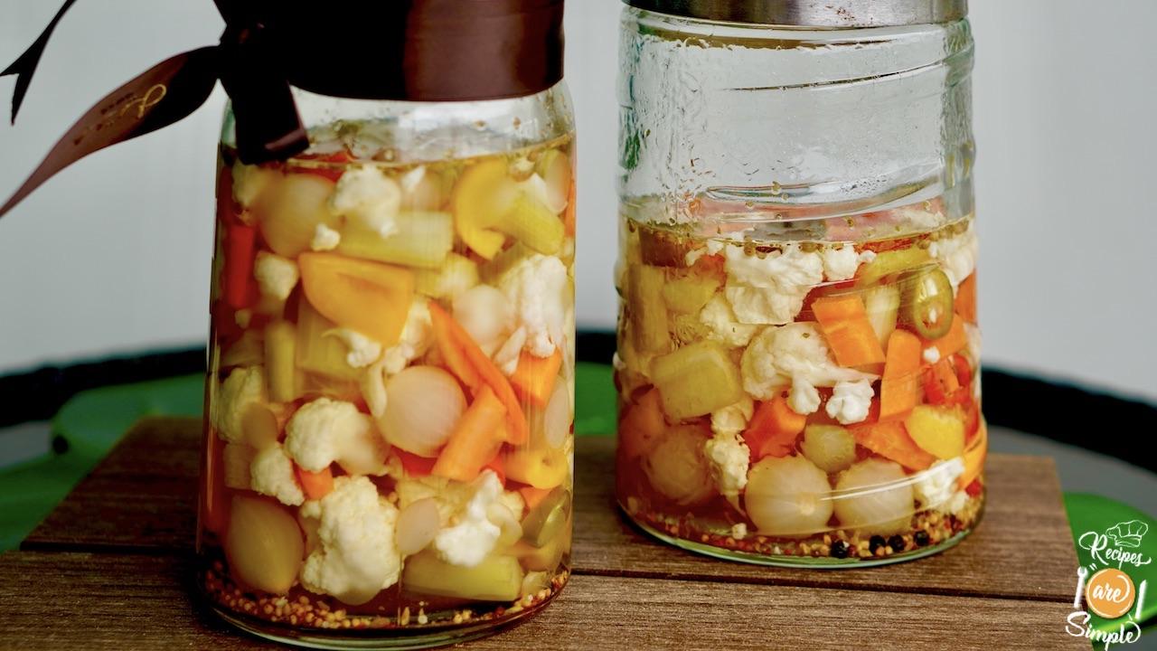 Giardiniera (Italian Pickled Vegetables)